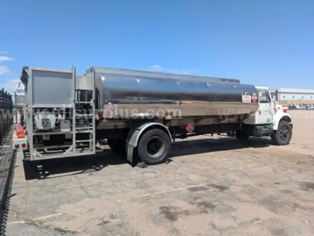 1998 International 4900 5000 Gallon Jet A Refueler