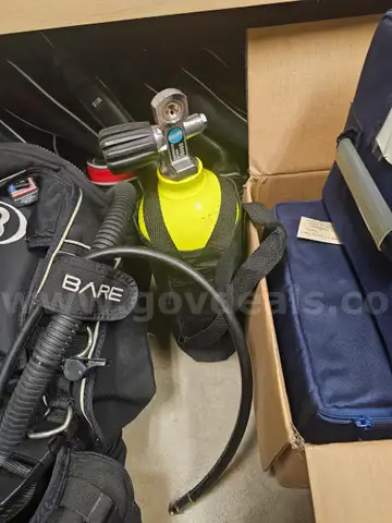 DIVE EQUIPMENT