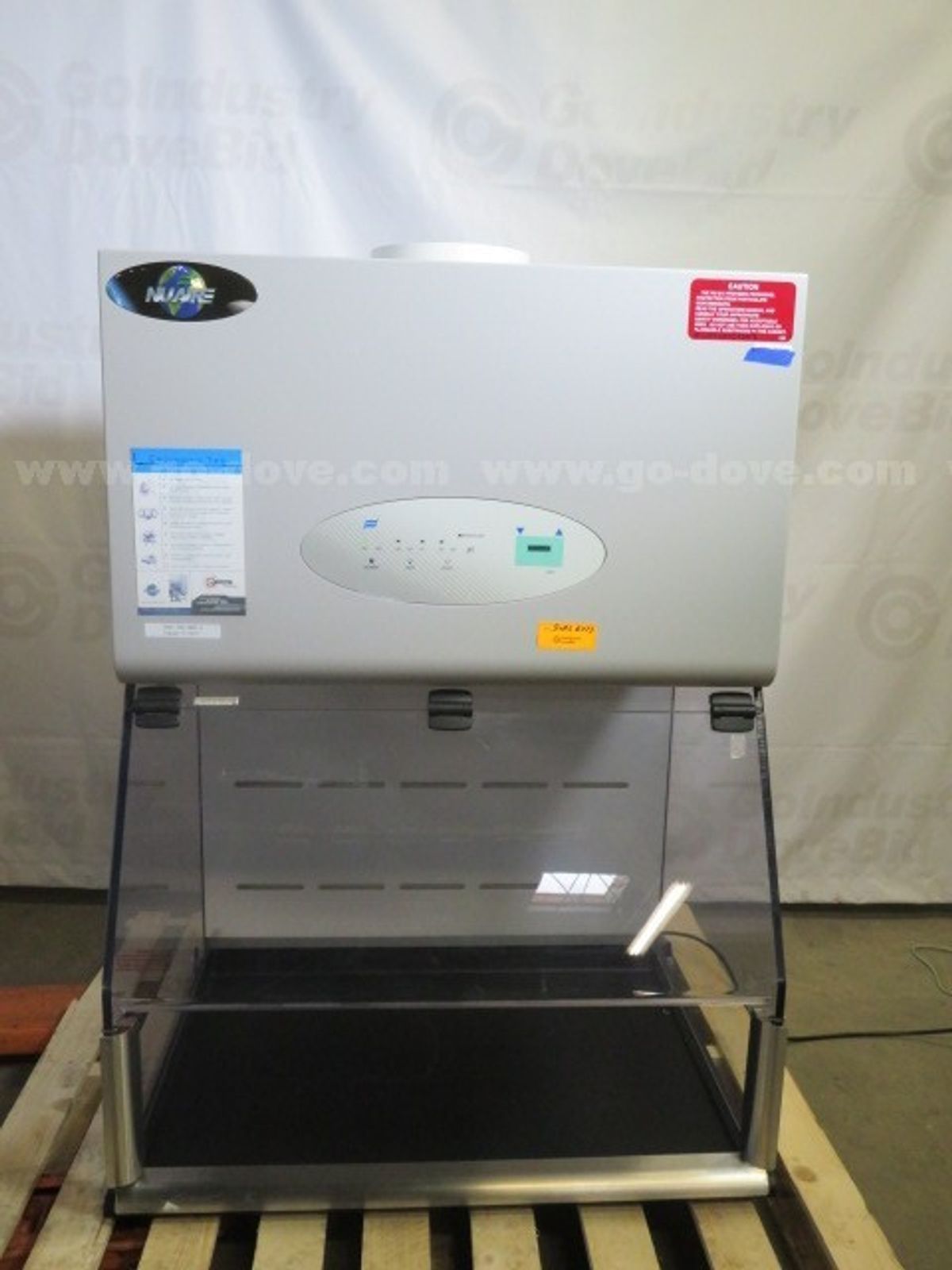 Nuaire Nu-813-300 Containment Ventilated Enclosure | AllSurplus