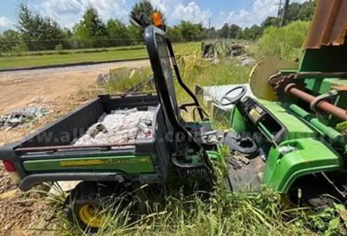 2012 UTILITY CART 0076 - JOHN DEERE GATOR (CLEAN-UP CREW)