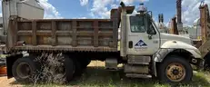2004 INTERNATIONAL TRUCK (5232)- DUMP TRUCK