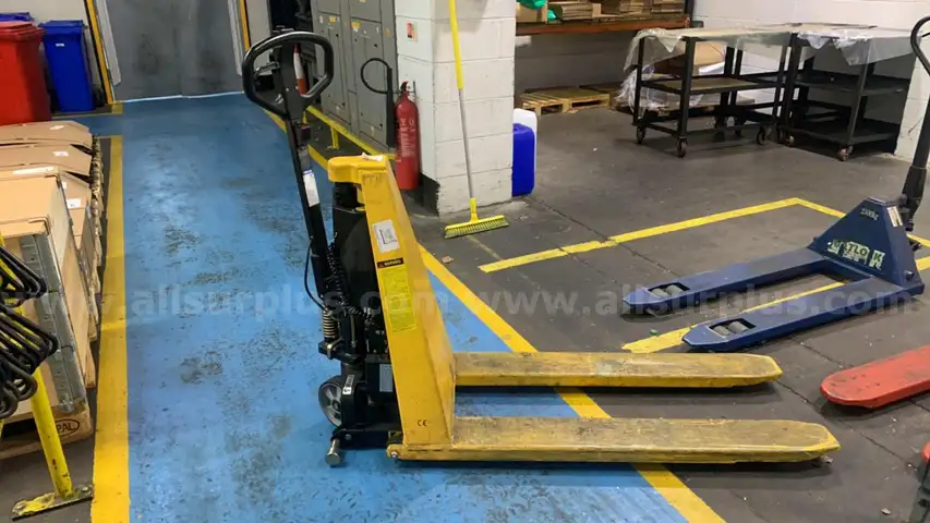 Record Electric Height Pallet Lifter 1000kg Max Lift