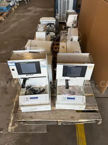 6 ea. Intelli Flash 2 Palletes of Laboratory Equipment (Chromatography Workstation)