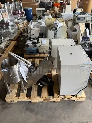 4 Pallets ea. Lab Equipment
