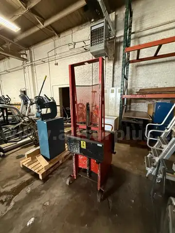 1 ea. Wesco Eletric Lift Truck