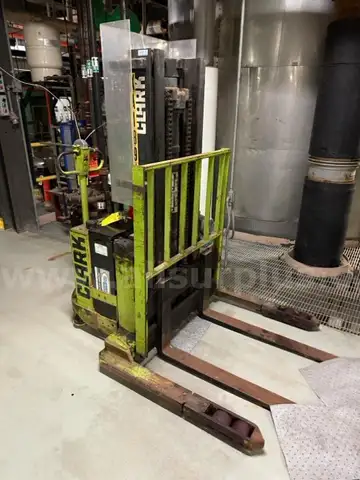 1 ea. CLARK Forklift