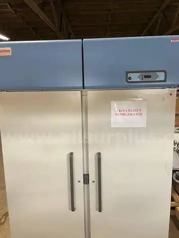 REFRIGERATOR 2-8C