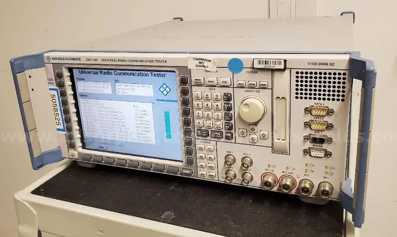 Rohde &#x26; Schwarz CMU-200 Universal Radio Communication Tester