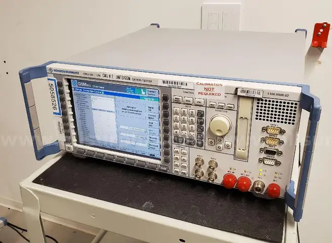 Rohde &#x26; Schwarz CMU-200 Universal Radio Communication Tester