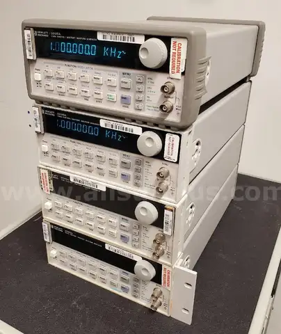 4ea Hewlett Packard 33120A 15MHz Function/Arbitrary Waveform Generators