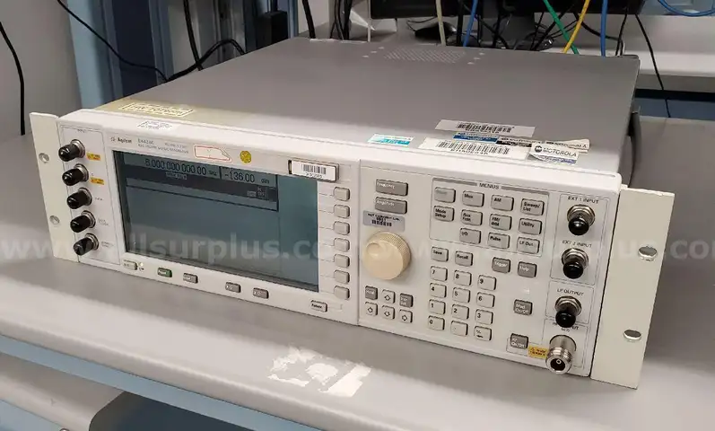 Agilent E4438C ESG Vector Signal Generator, 250kHz-6.0GHz