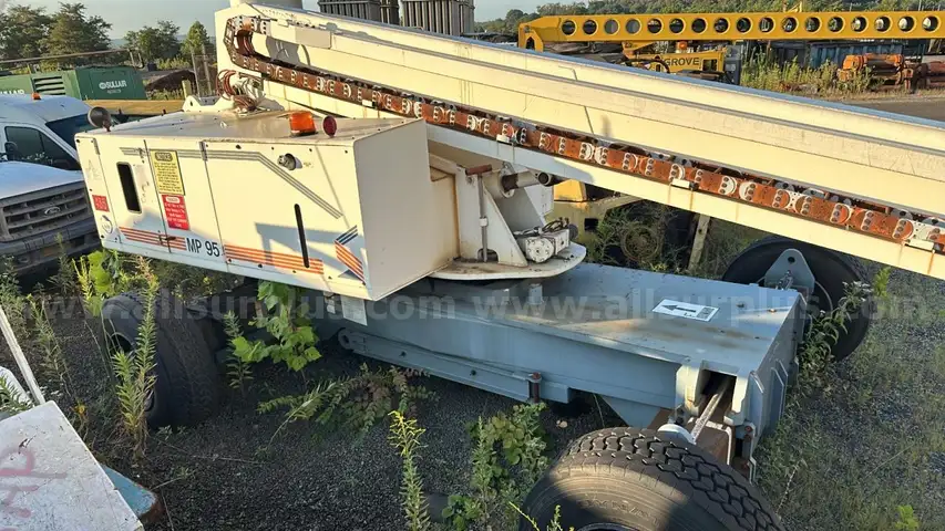 16 Simon MP95 Man Lift