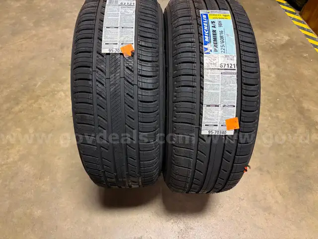 Michelin Tires 225/60R16 - Set of 2