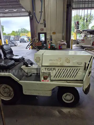 2002 TIGER TIG-40 CARGO TRAC/FUEL INJ/4.2 W/CAB
