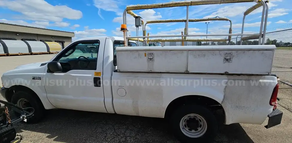 2004 Ford F-350 SD XL 2WD
