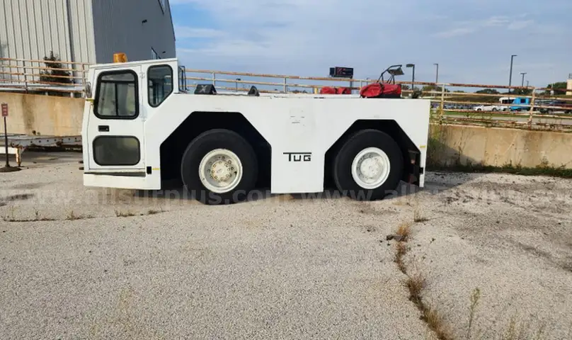 2002 S&#x26;S TUG GT50DZH/60K AIRCRAFT PUSHBACK TRACTOR;60K