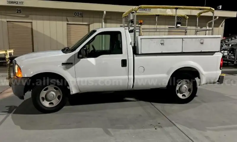 2005 Ford F-350 SD XLT 2WD