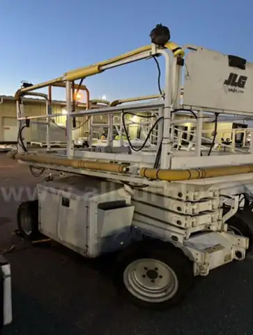 2006 JLG 260MRT SCISSOR LIFT PLATFORM 26’