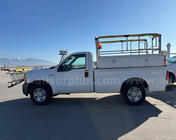 2005 Ford F-350 SD XLT 2WD