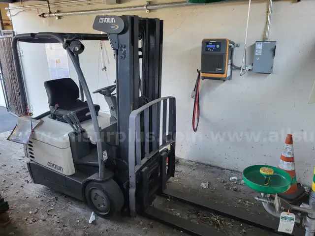 Crown SC4510-30 Electric Fork Truck