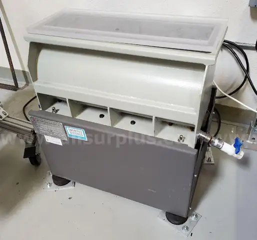 Shenzhen Pengjie Precision Instrument Co. PJ-180/530 TE-30 Trough Vibrator, 380V. Serial no. P190632. Mfg 2020.