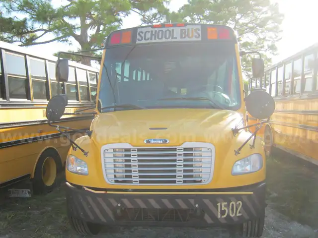 THOMAS 77 PASSENGER BUS