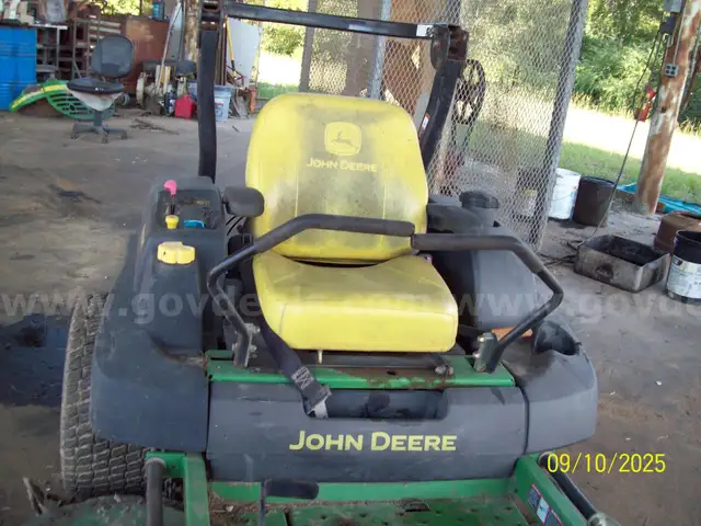 John Deere Zero Turn Mower