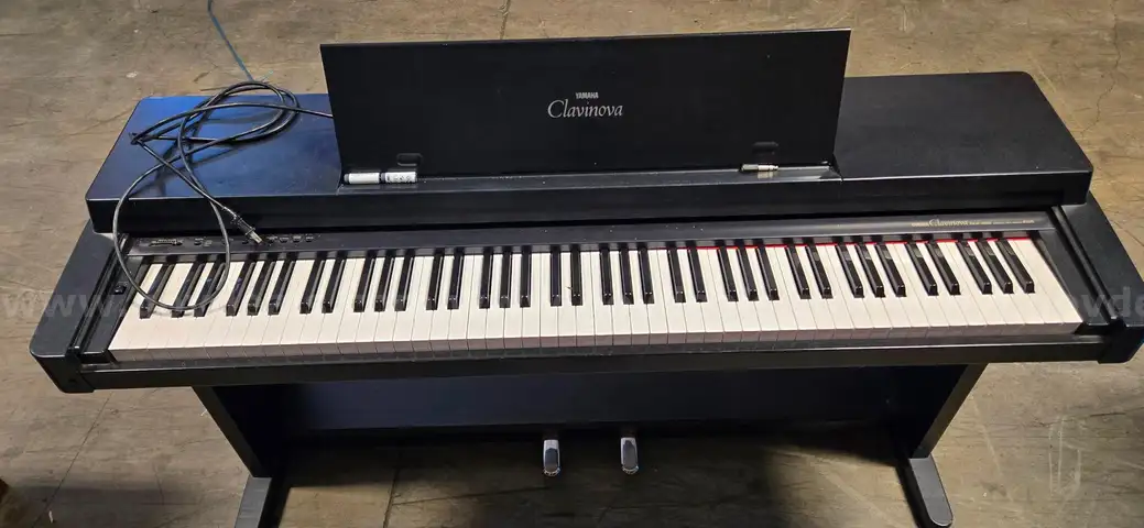 1 Lot of pianos