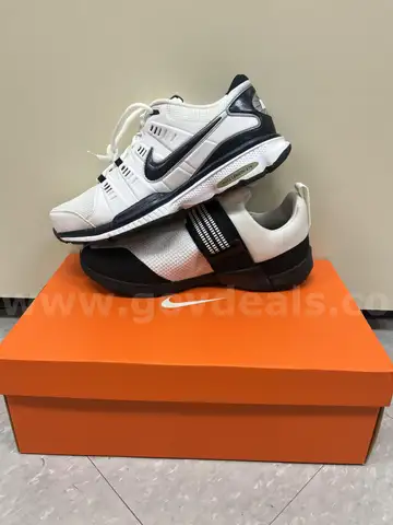 2 Pair Nike 10.5M Shoes