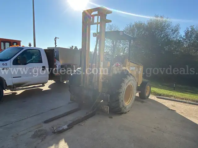 2000 John Deere 486E Forklift