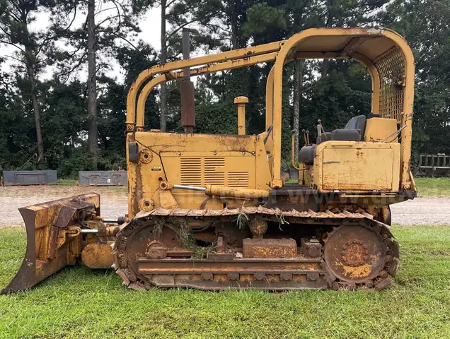 International Harvester Dresser Dozer