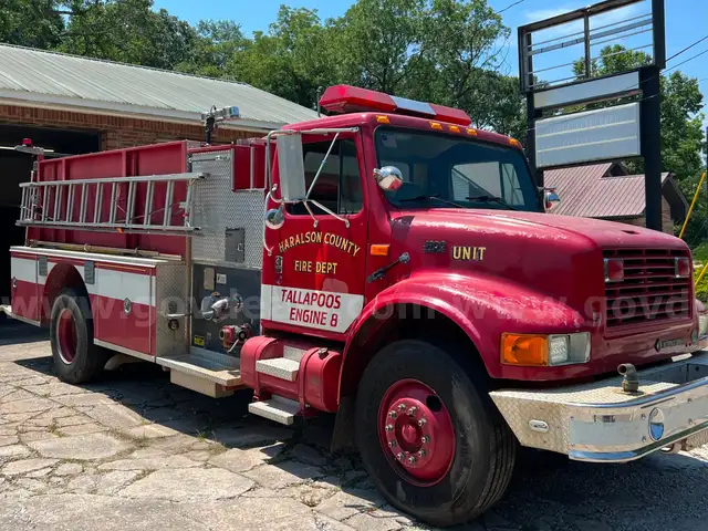 1995 two door International 4900 series cab and chassis.