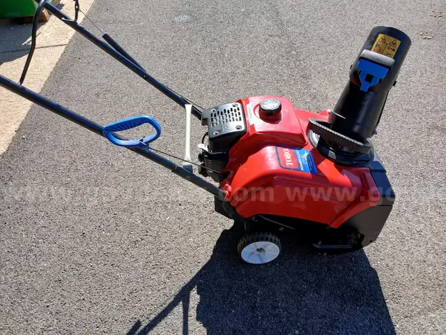 Toro 518 SnowBlower