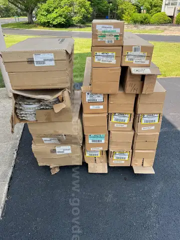 Pallet of assorted 3500 Kelvin Lamps