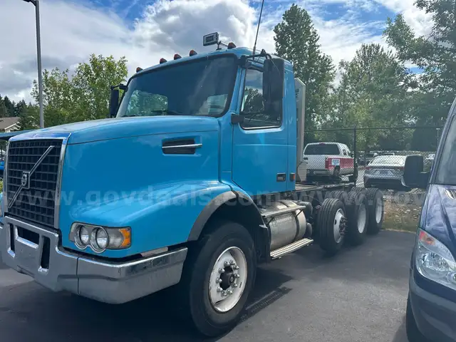 2003 Volvo VHD