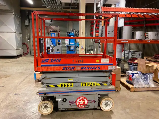 1995 Skyjack scissor lift Model SJM 3219