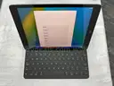 iPad (7th Gen) 128 GB - with case - Local Pick up Only