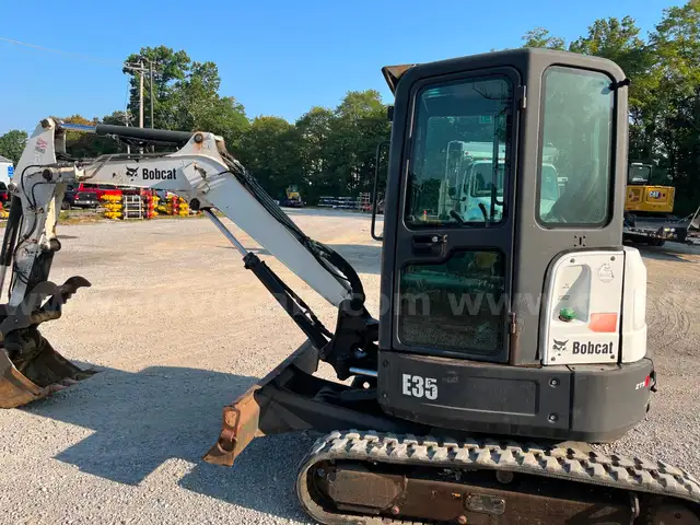 2010 Bobcat E35 Excavator