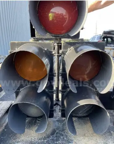 Lot # T-14 Eagle Vehicular Signal Head
