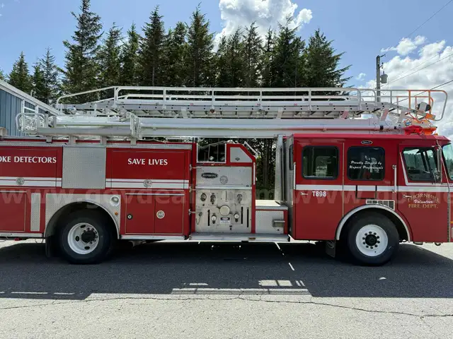 1994 Superior Emergency-One Aerial Fire Truck - 12.7L L6  Detroit Diesel Engine