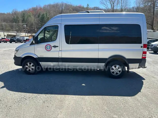 2014 Mercedes-Benz Sprinter 2500 Passenger Van High Roof 144-in. WB