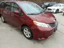 2014 Toyota Sienna LE 4-door Minivan w/Rusty brakes