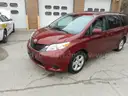 2014 Toyota Sienna LE 4-door Minivan w/Rusty brakes