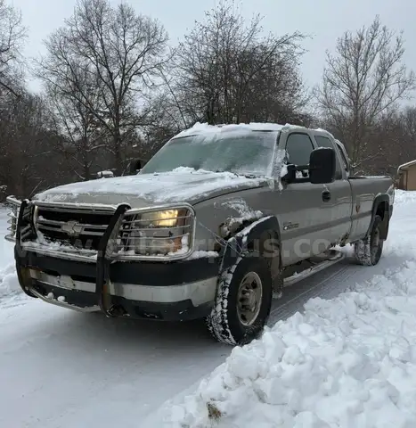 2006 LBZ 4x4 Chevrolet Silverado 6.6 DURAMAX Turbo Diesel Allison Work Truck