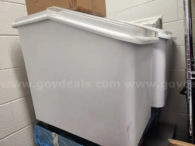 Rubbermaid Flor Bins