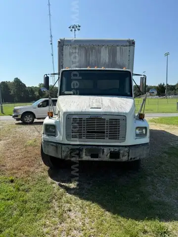 2002 Freightliner FL70