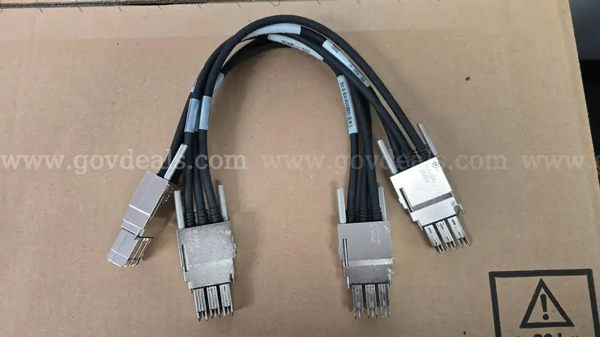 Cisco C3850 Stacking Cables