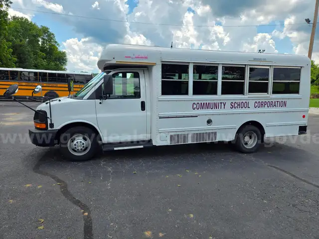 2012 Thomas/Chevrolet Express 14 Passenger Mini Bus