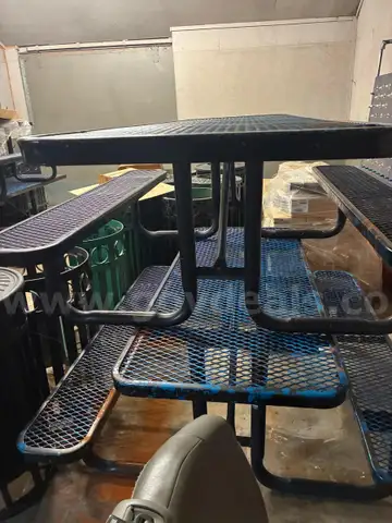 Metal Picnic Tables