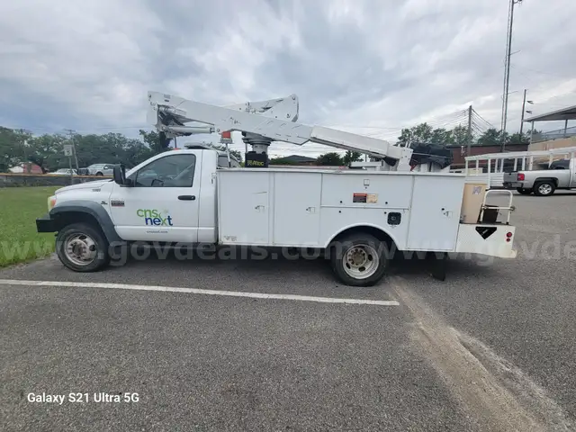 2010 Dodge RAM 5500 37 Foot Altec Bucket Truck